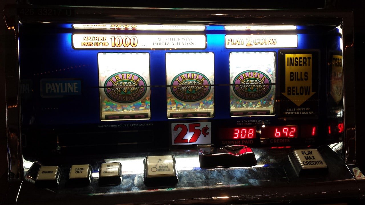 mmk345 Live Baccarat Table တွင် Real Dealer နှင့် ကစားနေသောပုံ